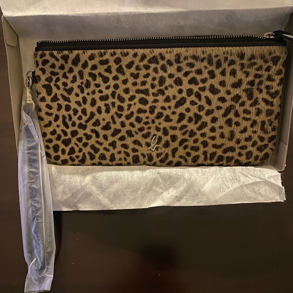 Agnes b. Pouch - Picture 2 of 5